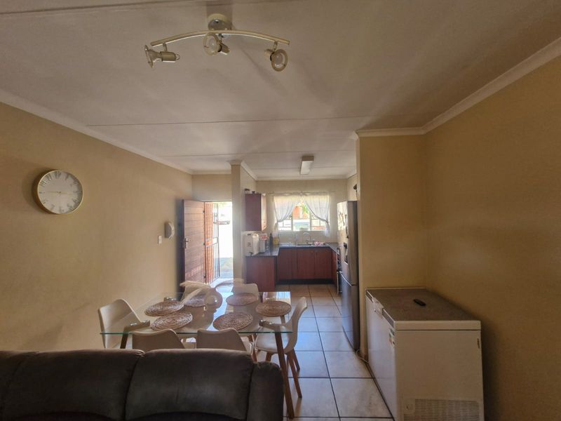 Townhouse Rental Monthly In Rustenburg - Photo 3