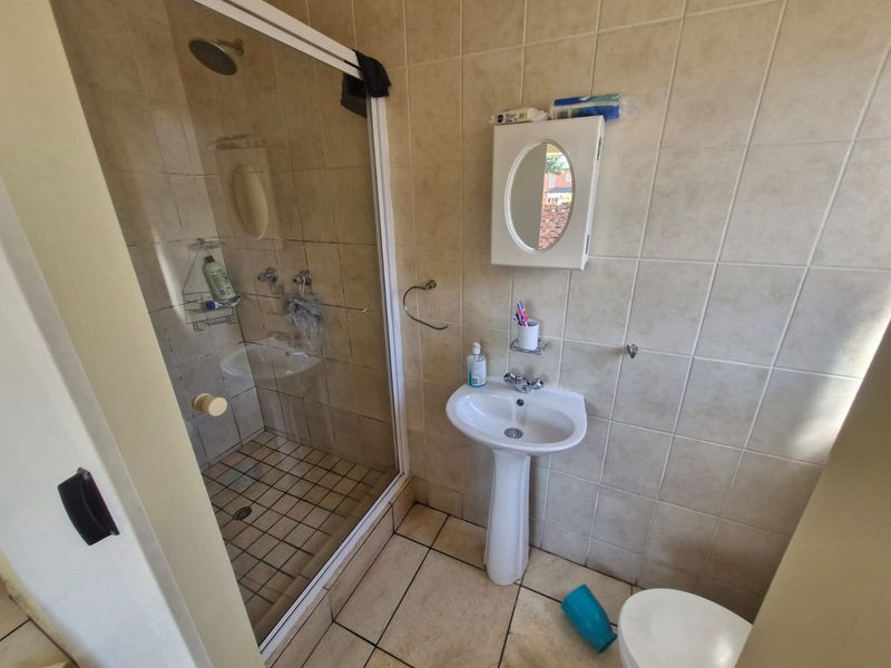 Townhouse Rental Monthly In Rustenburg - Photo 10