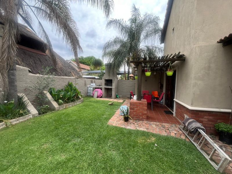 Charming 2-bedroom home in Waterfall East - Photo 4