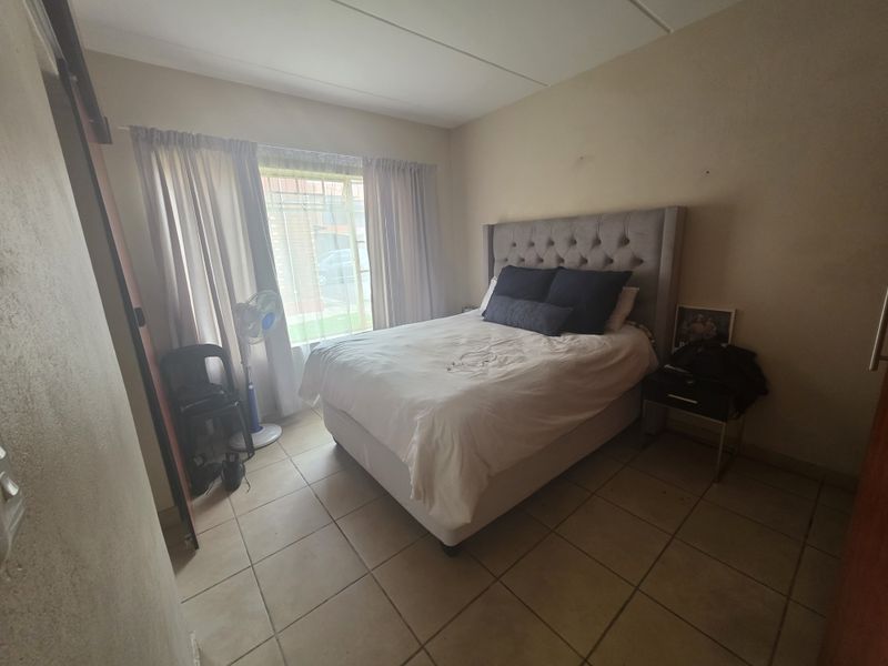 Townhouse For Sale In Rustenburg - Photo 9