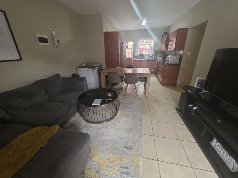 Townhouse For Sale In Rustenburg - Photo 4