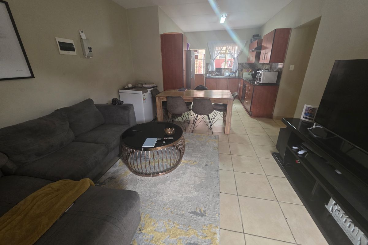 Townhouse For Sale In Rustenburg - Photo 4