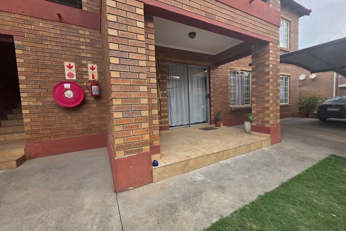 Townhouse For Sale In Rustenburg - Photo 2