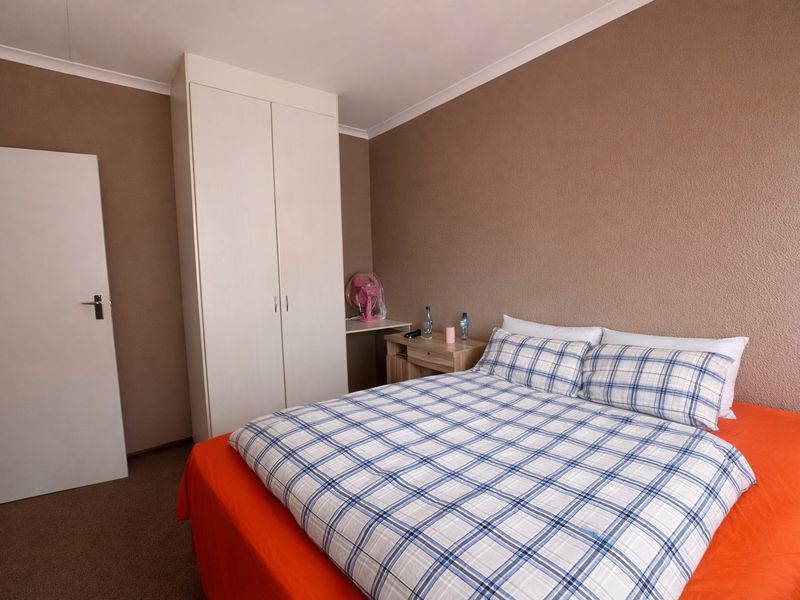 Duplex Pending Sale In Rustenburg - Photo 6