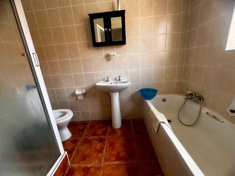 Duplex Pending Sale In Rustenburg - Photo 7