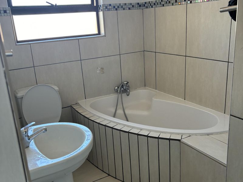 Townhouse For Sale In Rustenburg - Photo 7