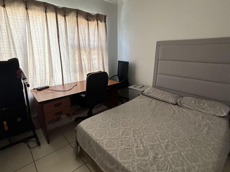 Townhouse For Sale In Rustenburg - Photo 9