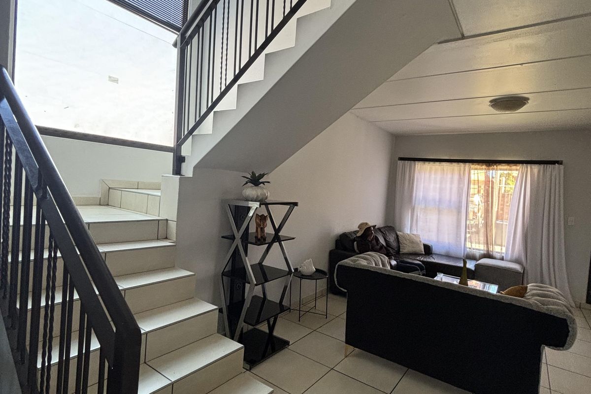 Townhouse For Sale In Rustenburg - Photo 2