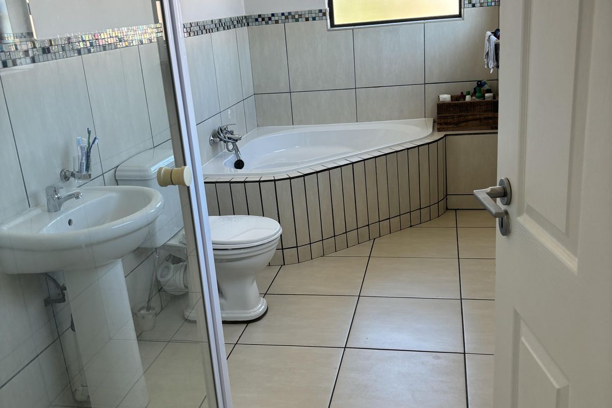 Townhouse For Sale In Rustenburg - Photo 5