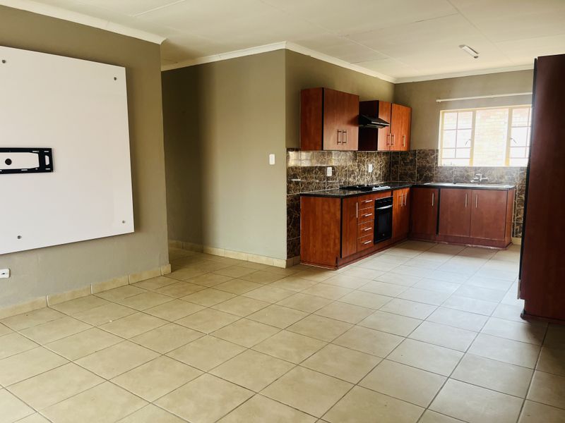 Comfort, Space & Convenience - Photo 2