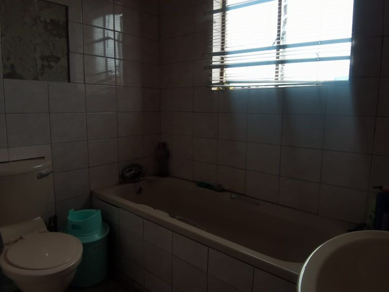 Space, Comfort & Four Bedrooms - Photo 10