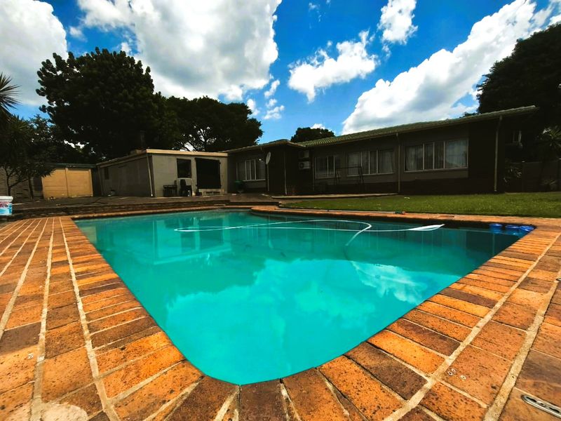 The Ultimate Family Living in Protea Park! - Photo 4