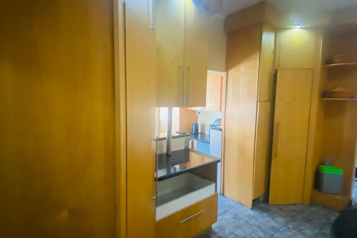 Residential or potential for investment purpose with a bit of TLC, call now!!! - Photo 3