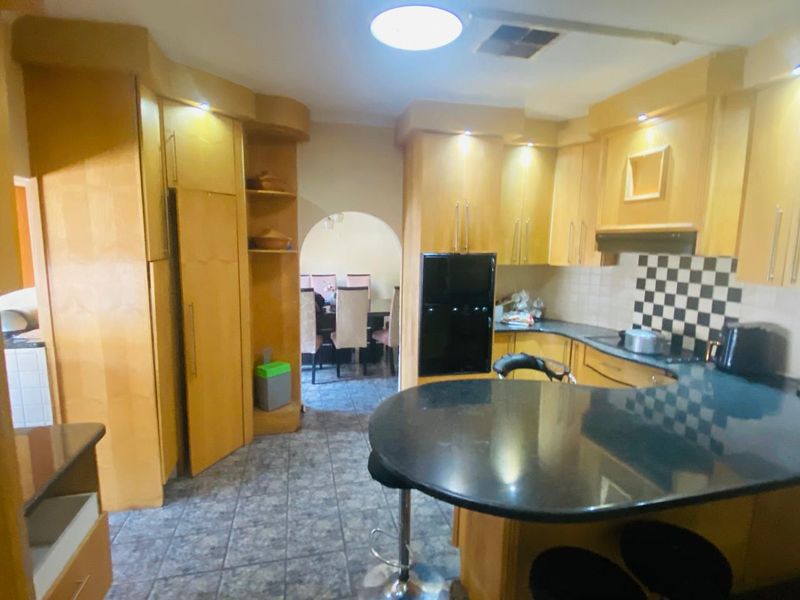 Residential or potential for investment purpose with a bit of TLC, call now!!! - Photo 2