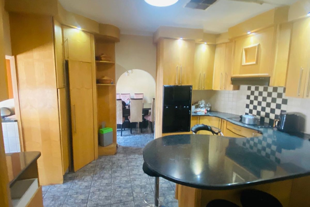 Residential or potential for investment purpose with a bit of TLC, call now!!! - Photo 2