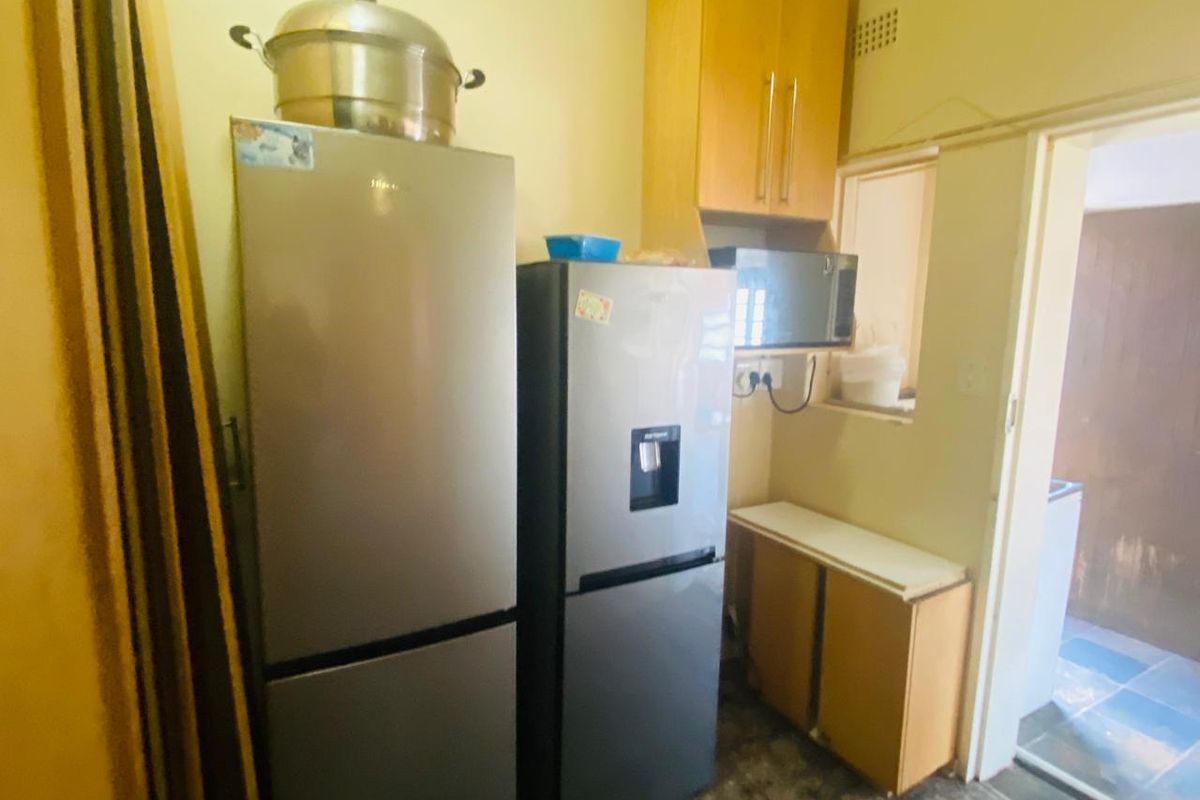 Residential or potential for investment purpose with a bit of TLC, call now!!! - Photo 4