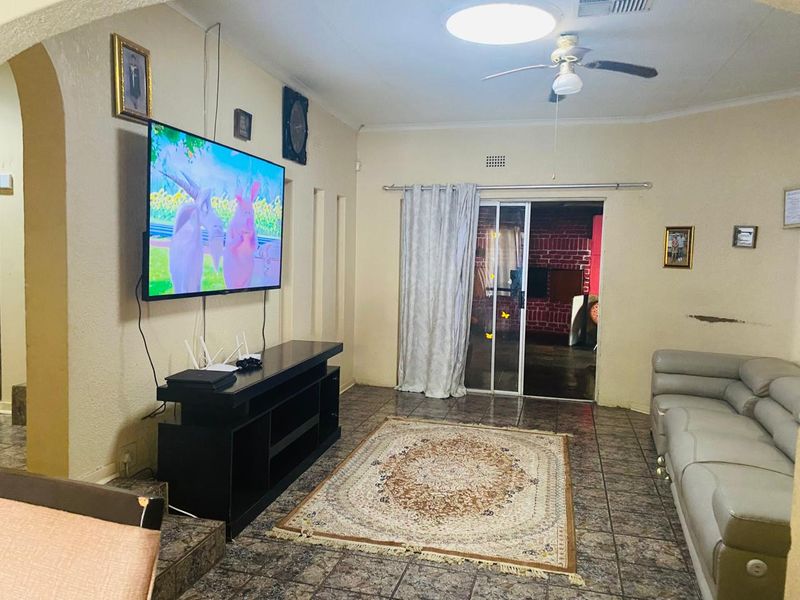 Residential or potential for investment purpose with a bit of TLC, call now!!! - Photo 5