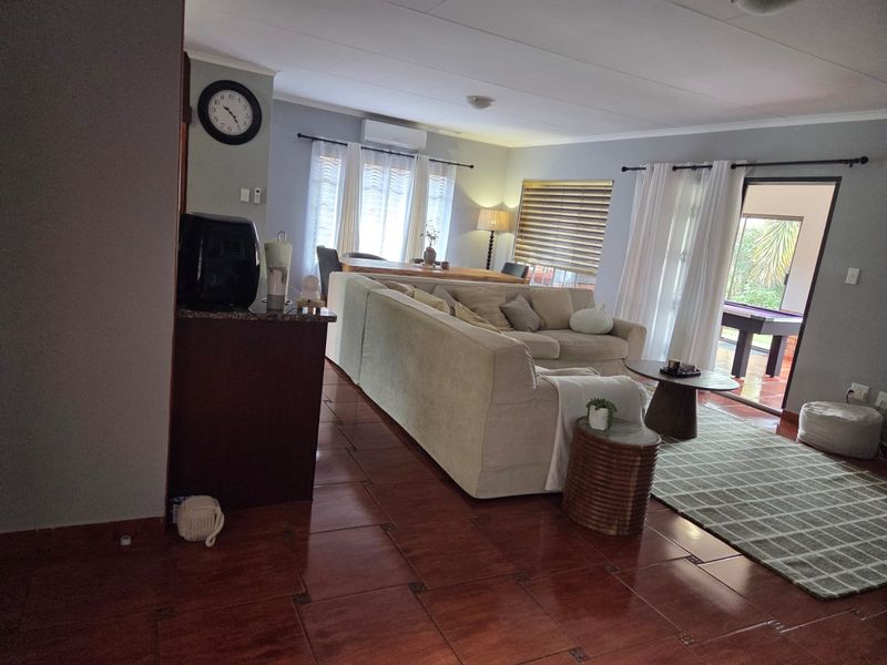 Spacious and stylish family house - Photo 7