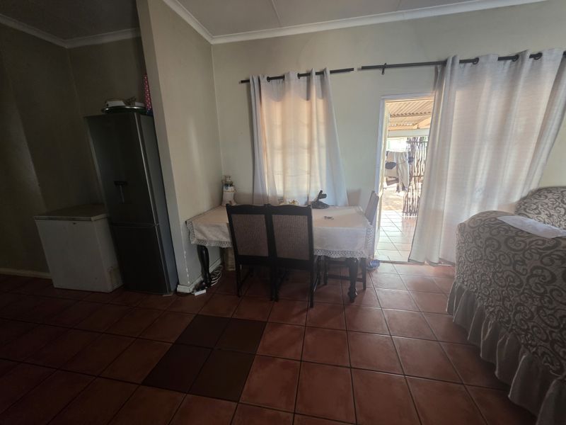 Townhouse For Sale In Rustenburg - Photo 7