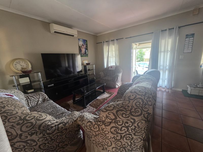 Townhouse For Sale In Rustenburg - Photo 3