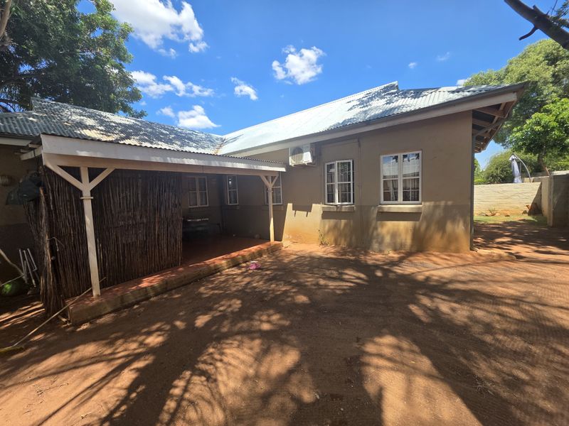 Townhouse For Sale In Rustenburg - Photo 2