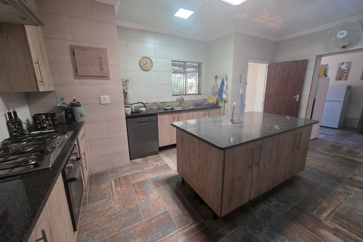 House For Sale In Rustenburg - Photo 3