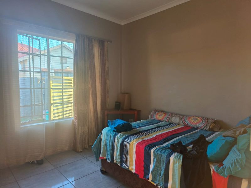 Real Value for this Spacious Family home - Photo 10