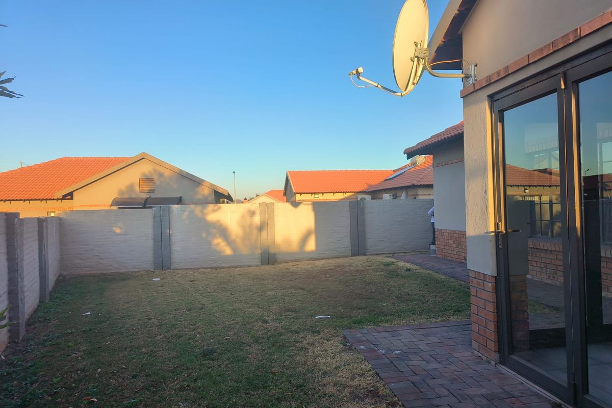 Real Value for this Spacious Family home - Photo 4