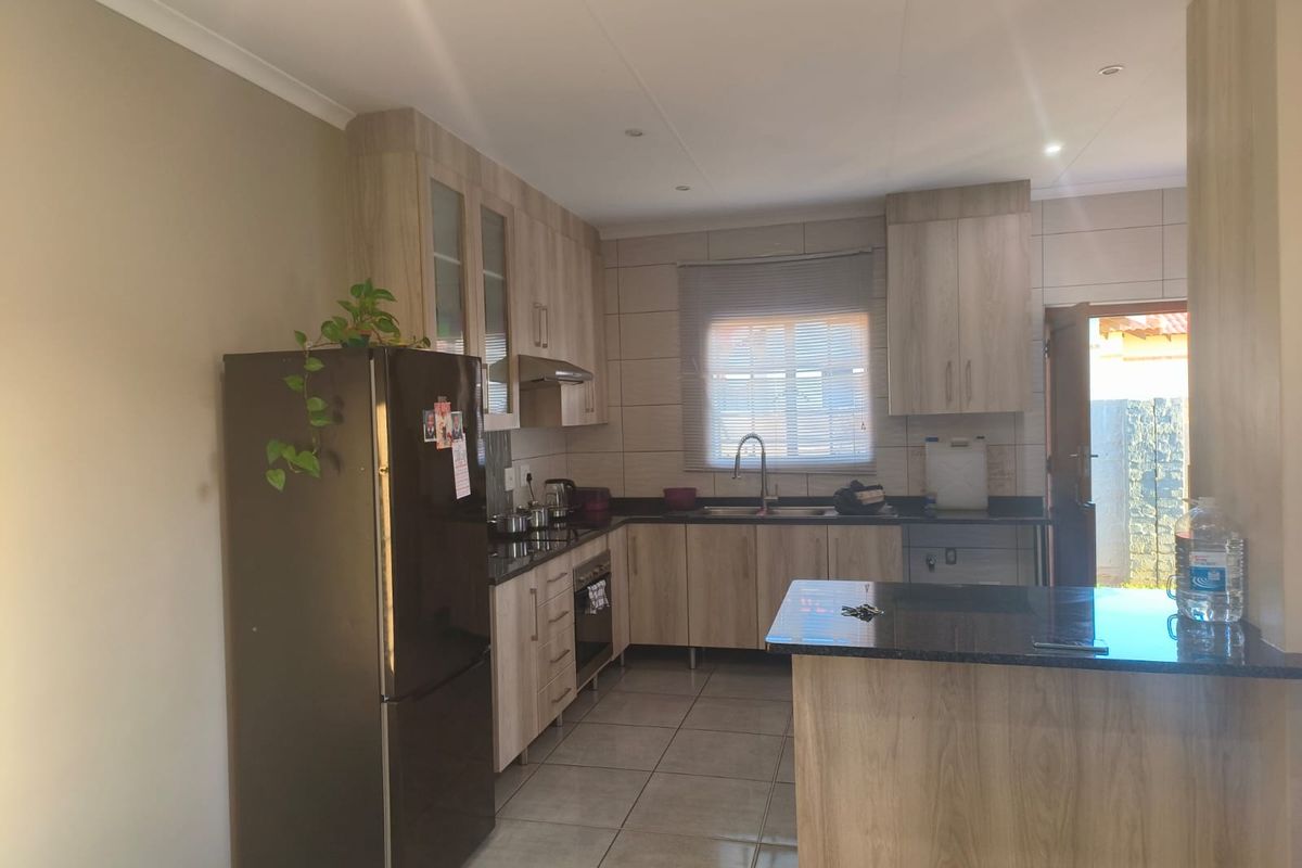 Real Value for this Spacious Family home - Photo 3