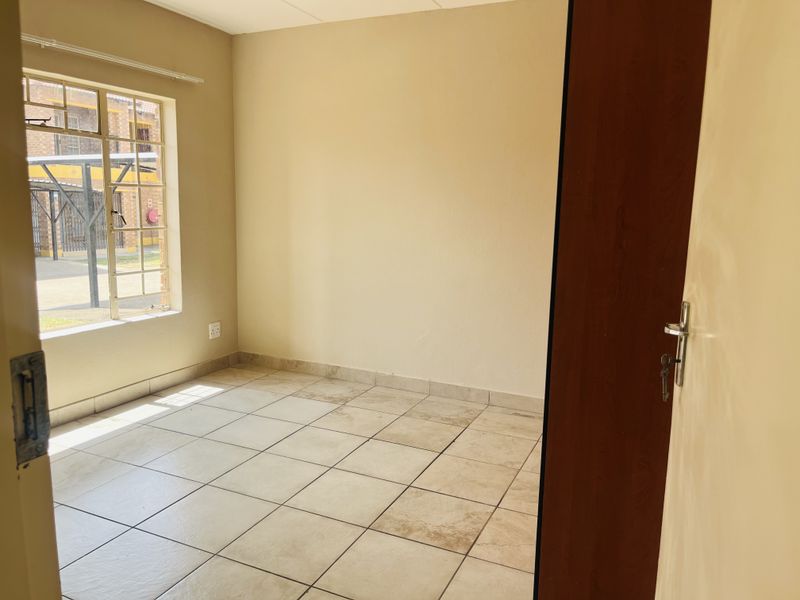 Move-In Ready - Photo 8