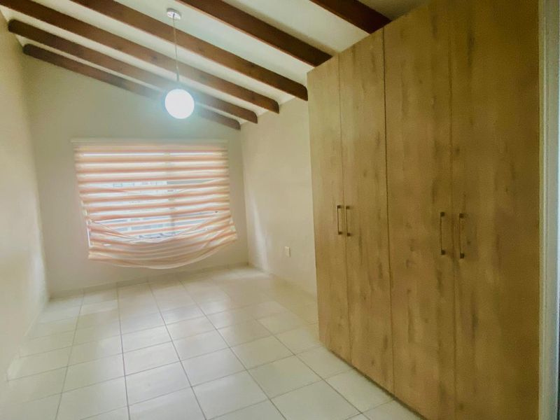 Elegant 3-Bedroom Duplex Townhouse for Sale - Photo 10