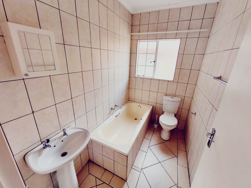 Low-Maintenance Living – Perfect for Sharing or Young Families! - Photo 7