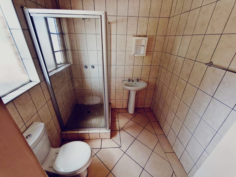 Low-Maintenance Living – Perfect for Sharing or Young Families! - Photo 4