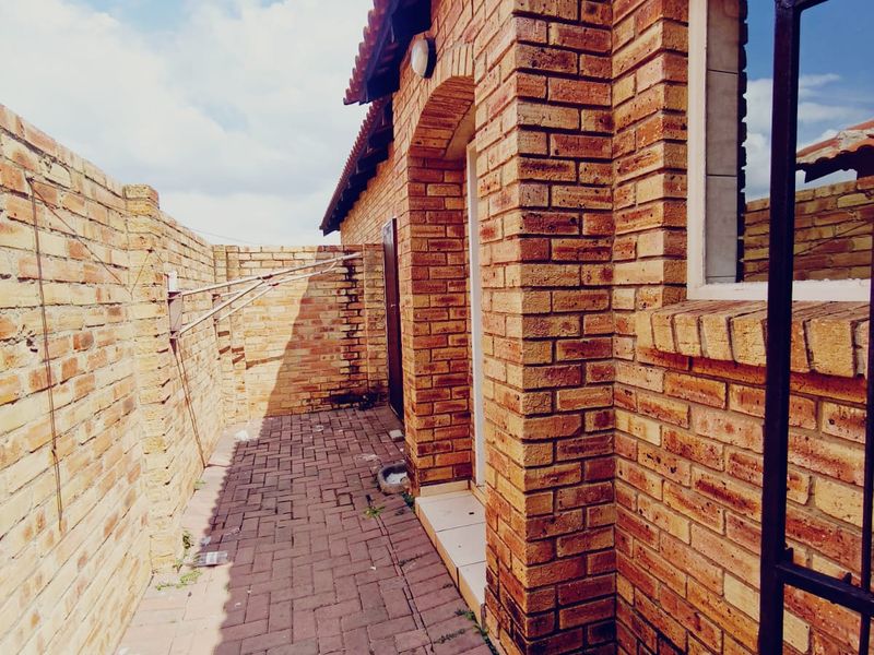 Low-Maintenance Living – Perfect for Sharing or Young Families! - Photo 2