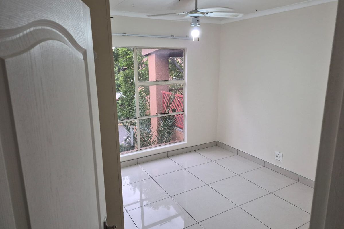 2 Bedroom Flat/Apartment for sale - Safari Gardens - Photo 5