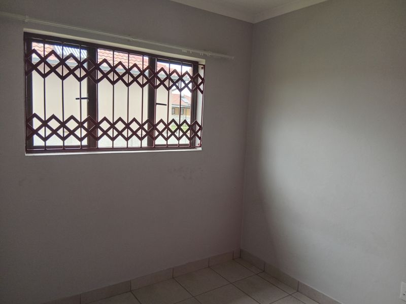 Secure Modern Home - Photo 9