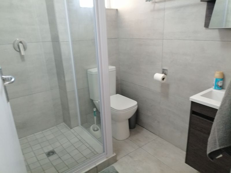 Modern 4-Bedroom Fully Furnished Home for Rent - Photo 8