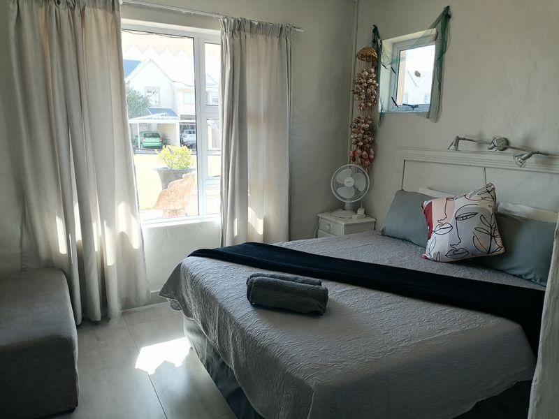 Modern 4-Bedroom Fully Furnished Home for Rent - Photo 6