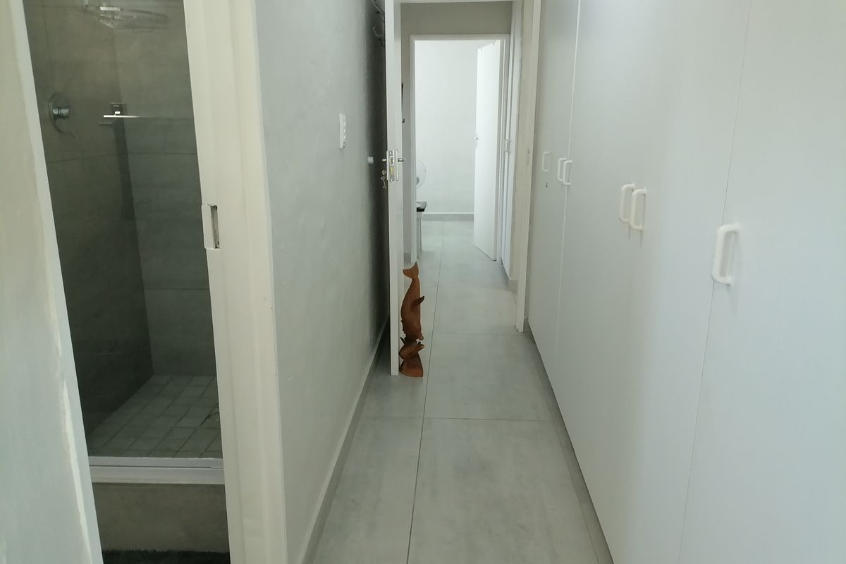 Modern 4-Bedroom Fully Furnished Home for Rent - Photo 4