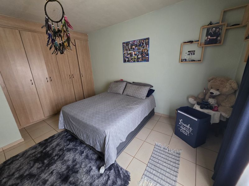 Townhouse For Sale In Rustenburg - Photo 9