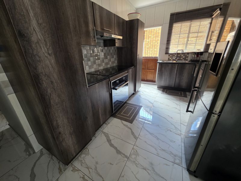 Townhouse For Sale In Rustenburg - Photo 3