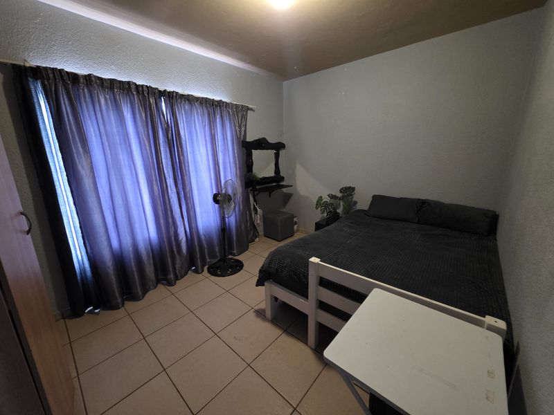 Townhouse For Sale In Rustenburg - Photo 10