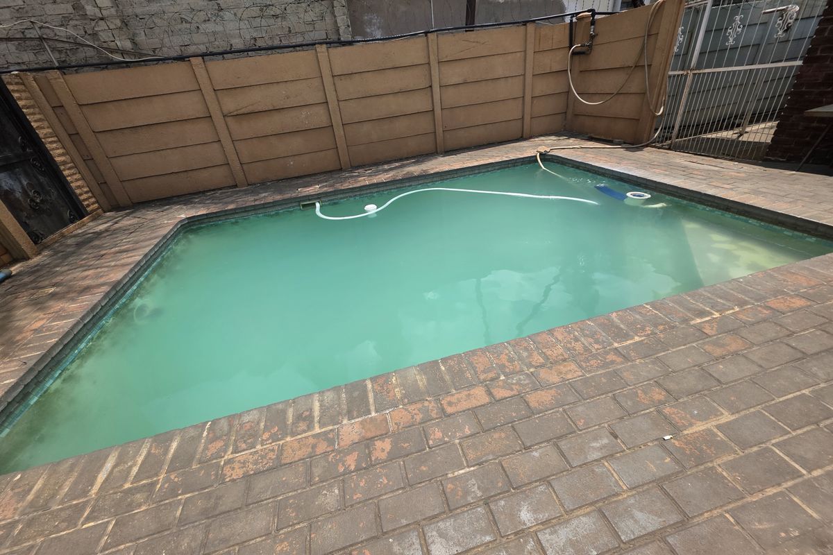 Townhouse For Sale In Rustenburg - Photo 3