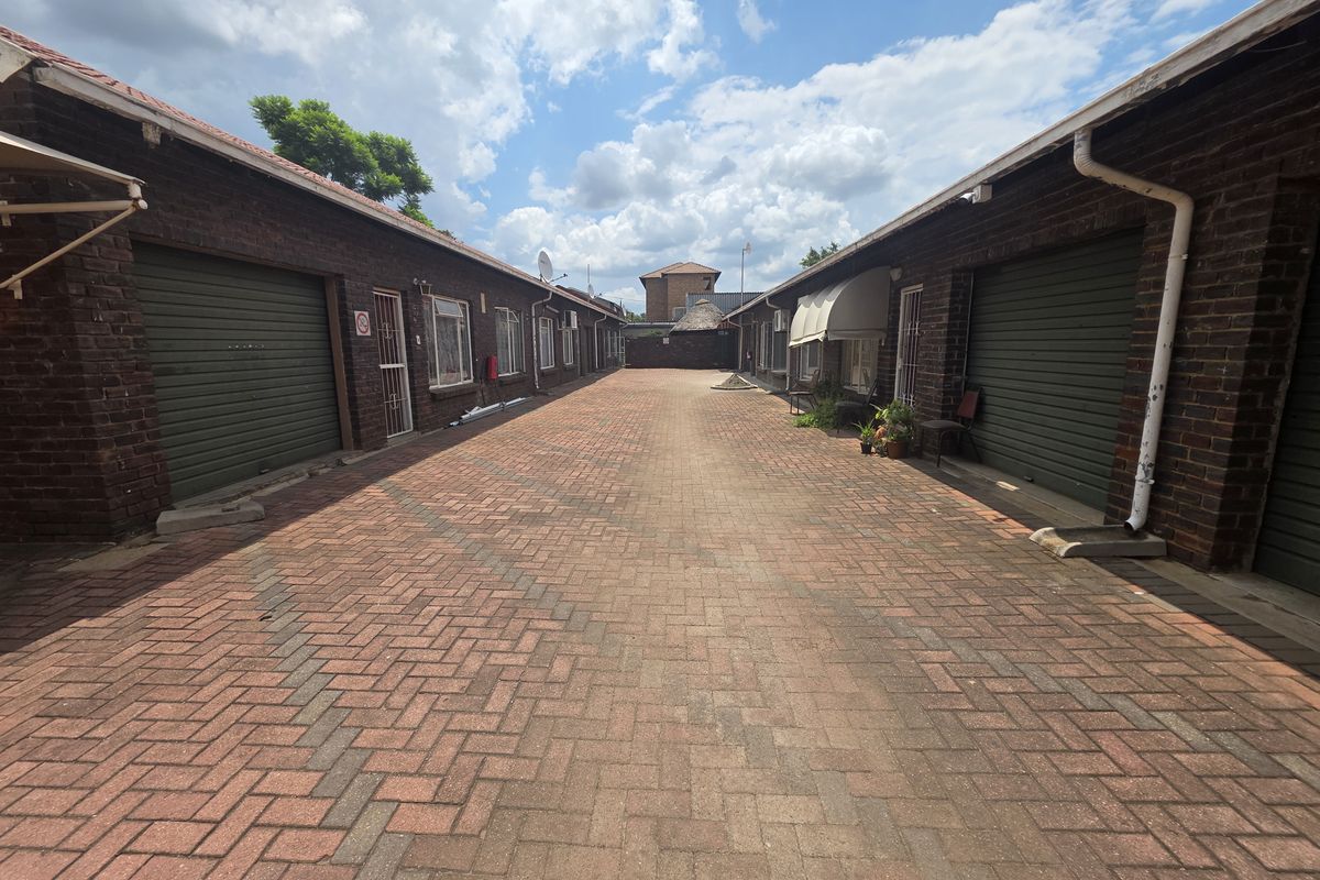 Townhouse For Sale In Rustenburg - Photo 2