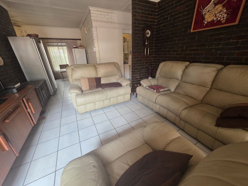 Townhouse For Sale In Rustenburg - Photo 10