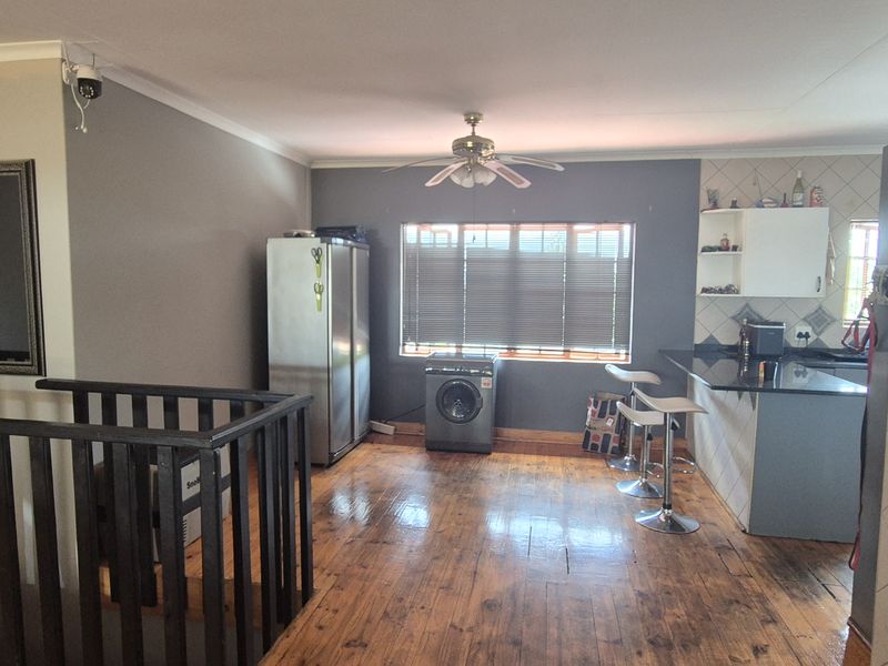 4 Bedroom Home with Splash Pool & Double Garage - Photo 6