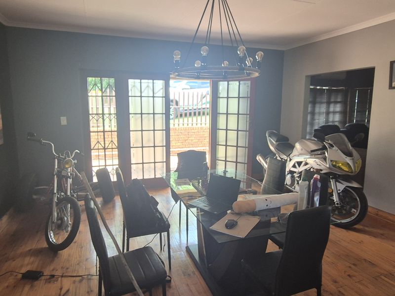 4 Bedroom Home with Splash Pool & Double Garage - Photo 5