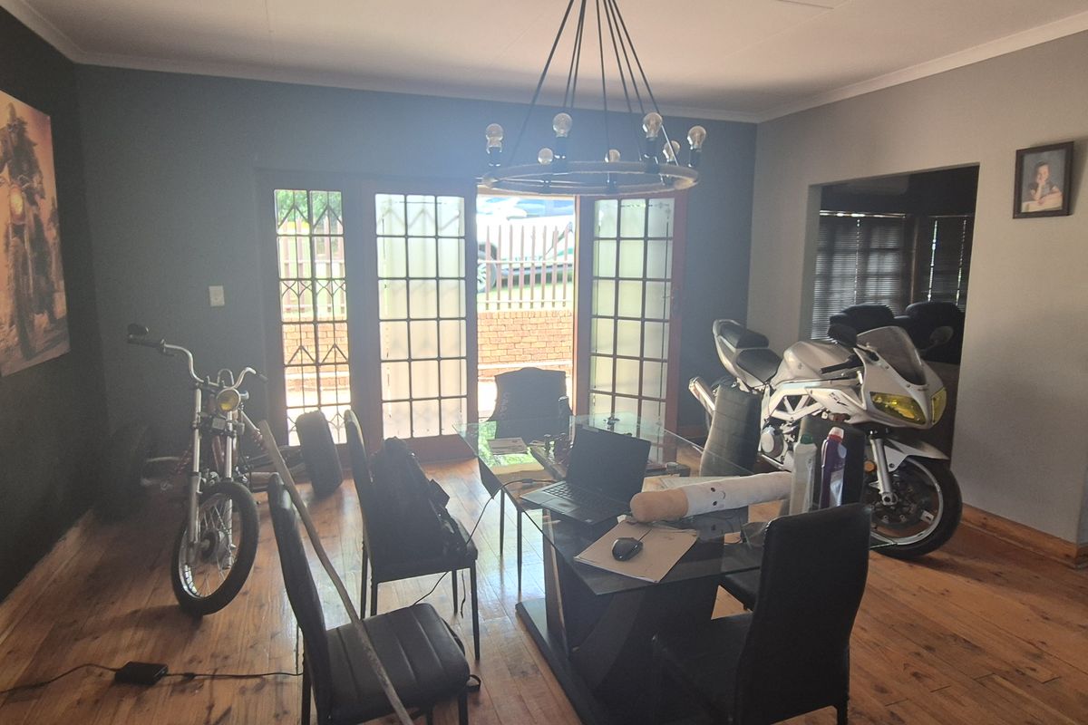 4 Bedroom Home with Splash Pool & Double Garage - Photo 5