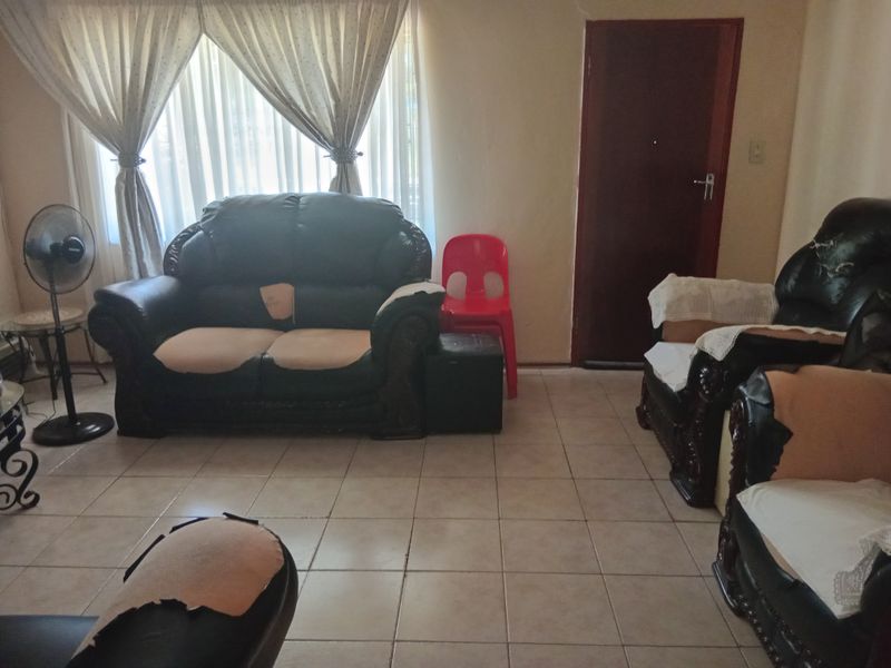 Two-bedroom house to Rent in Mogwase - Photo 8