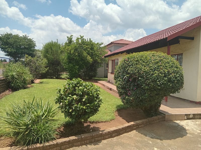 Two-bedroom house to Rent in Mogwase - Photo 3